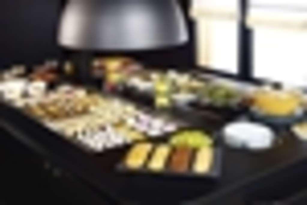 Campanile Moulins Avermes Restaurant foto