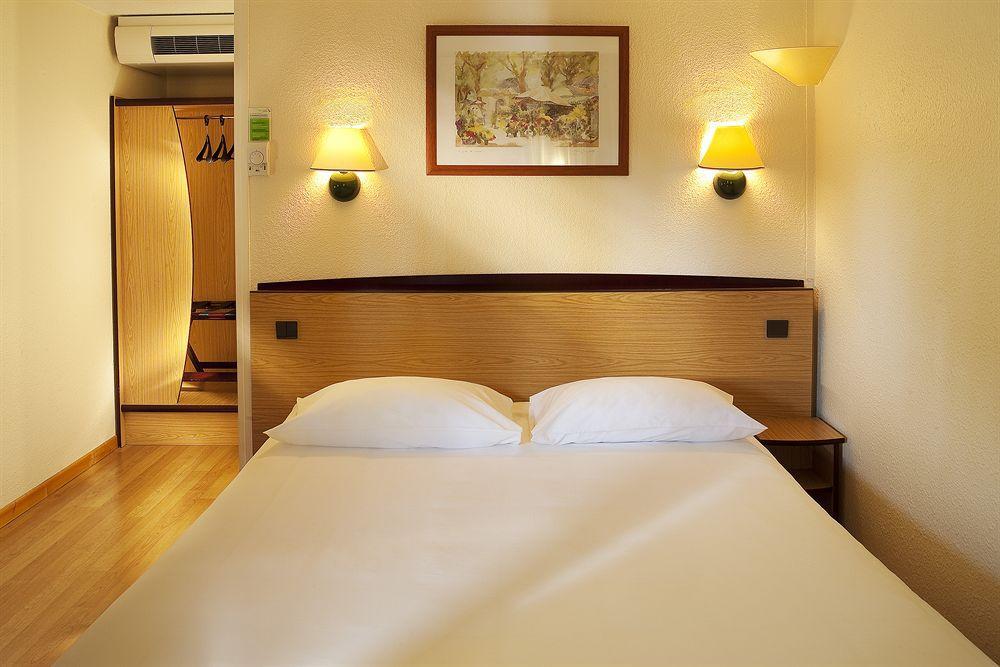 Campanile Moulins Avermes Zimmer foto