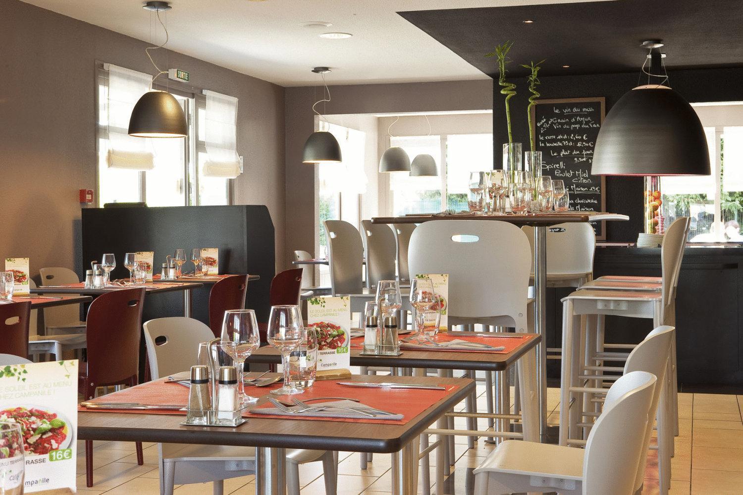 Campanile Moulins Avermes Restaurant foto